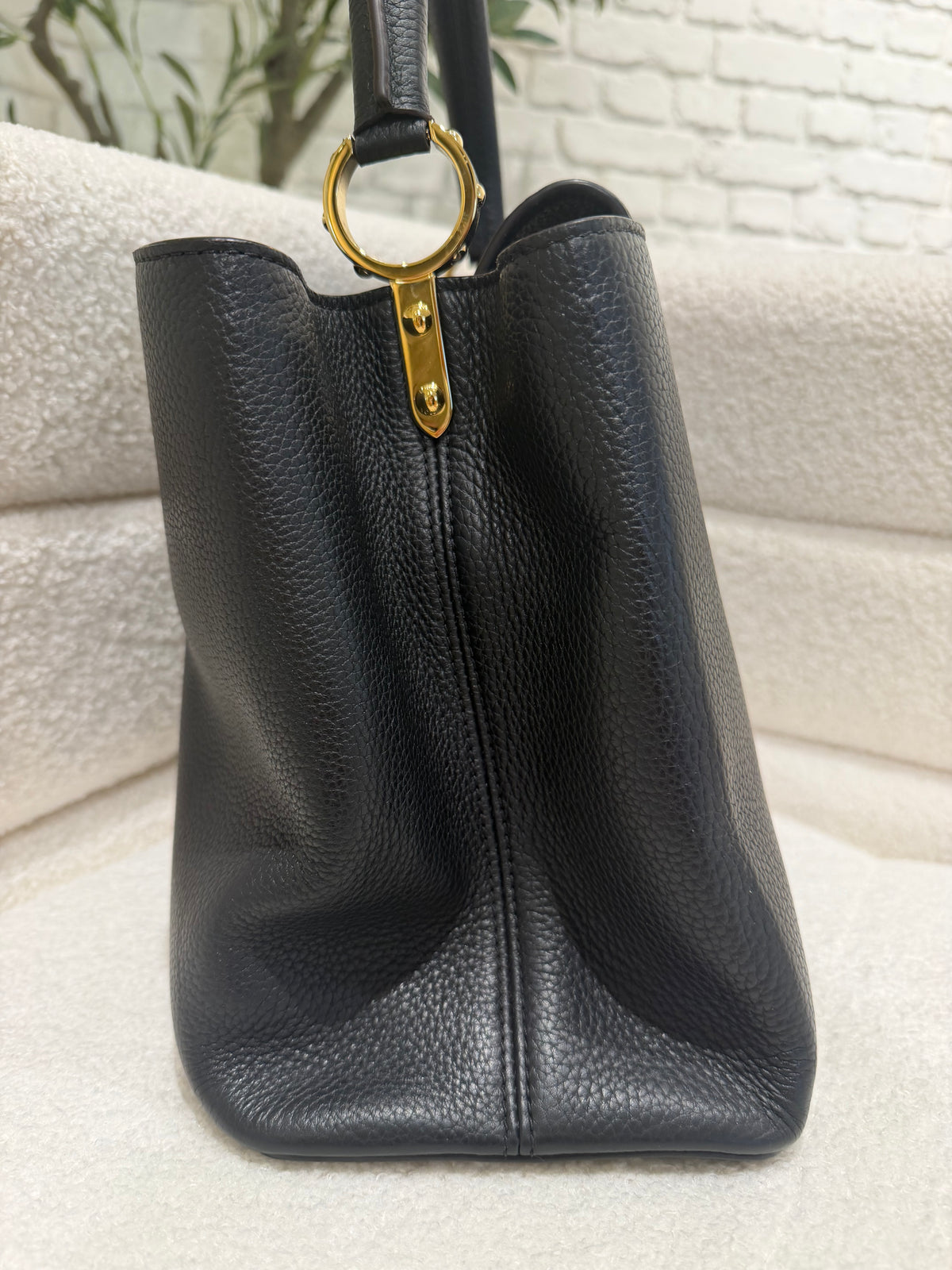 Louis Vuitton Capucines MM