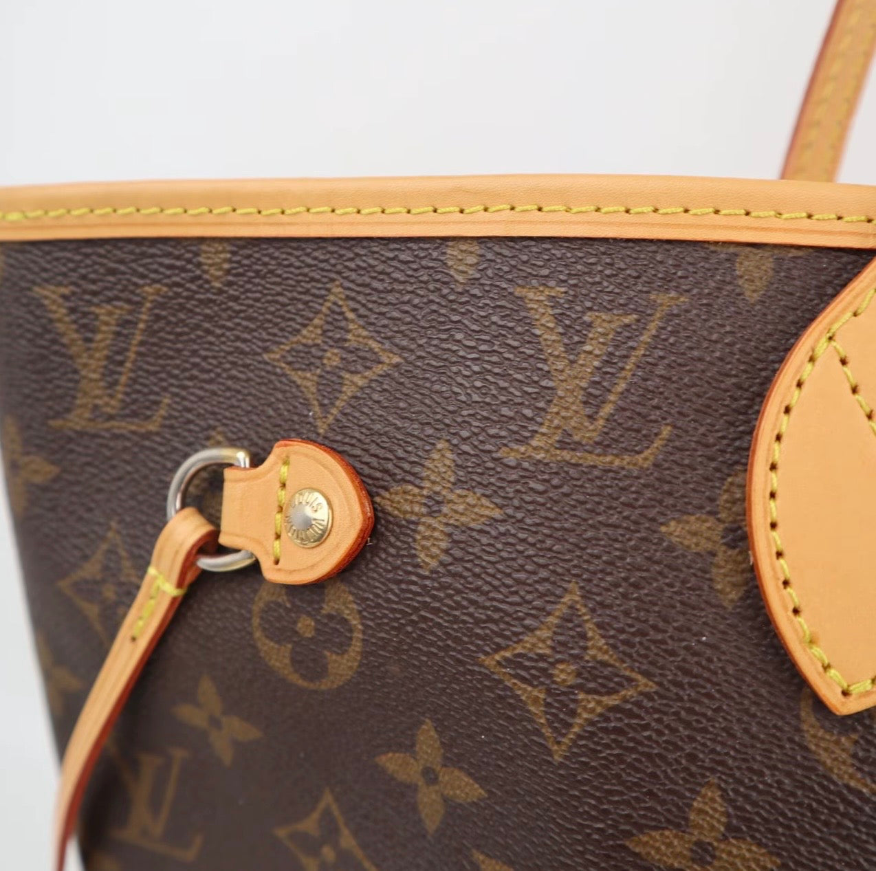 Louis Vuitton Neverfull MM Monogram Canvas Tote Bag