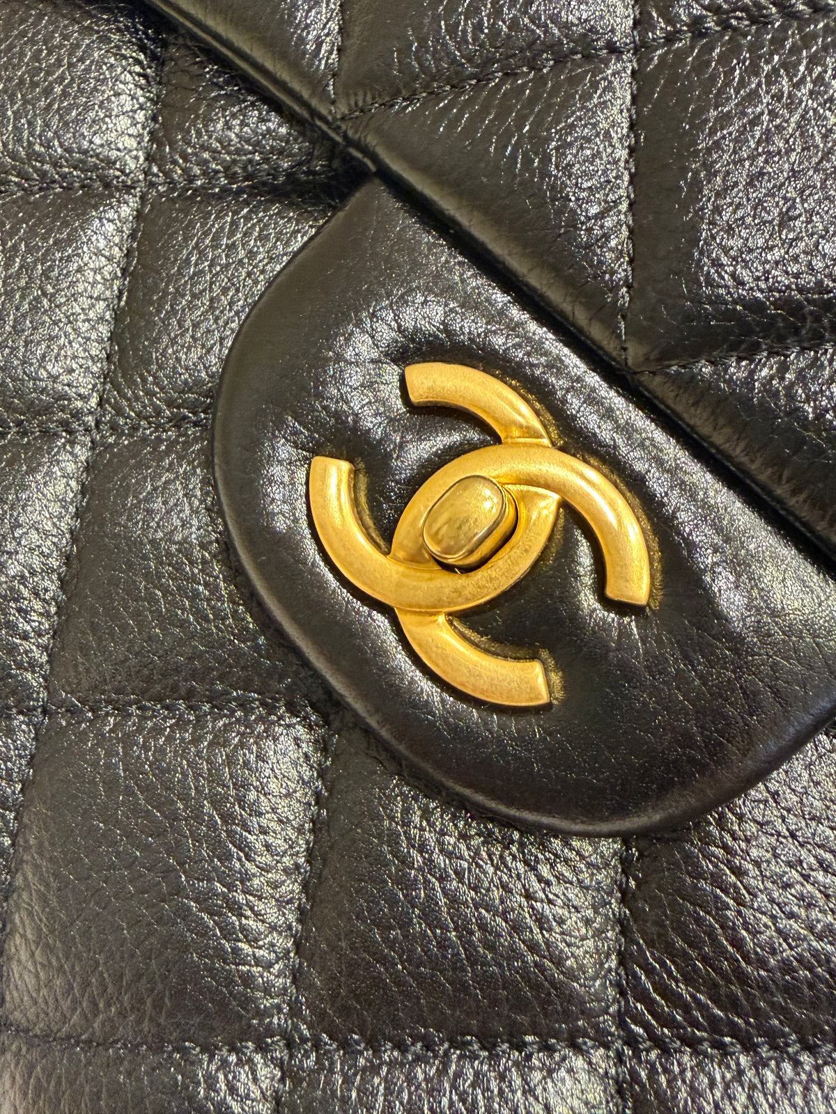 Chanel Airline Flap | XXL | Black Caviar | Gold Hardware | Excellent