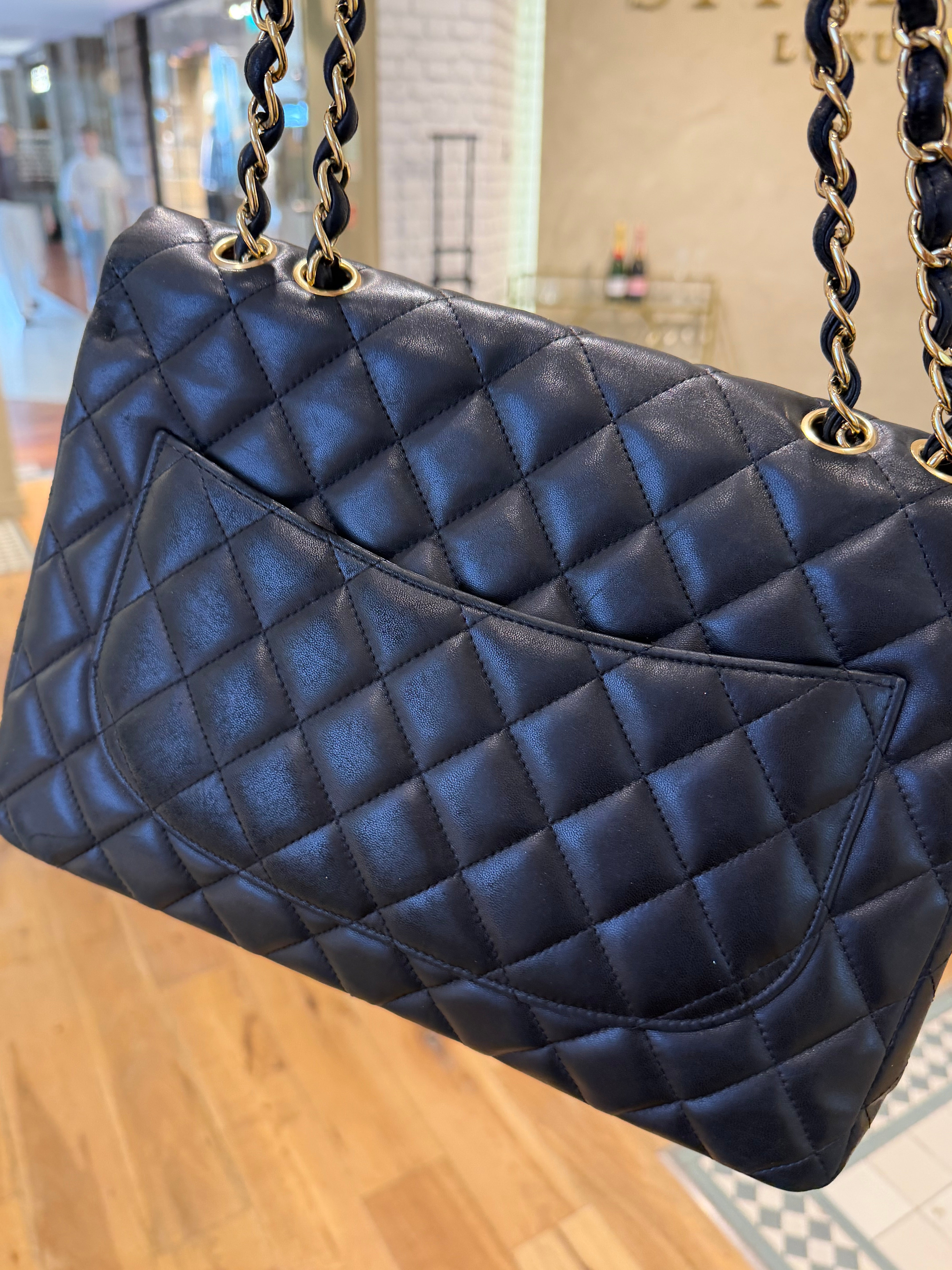 Chanel Jumbo Single Flap – Lambskin – Gold Hardware