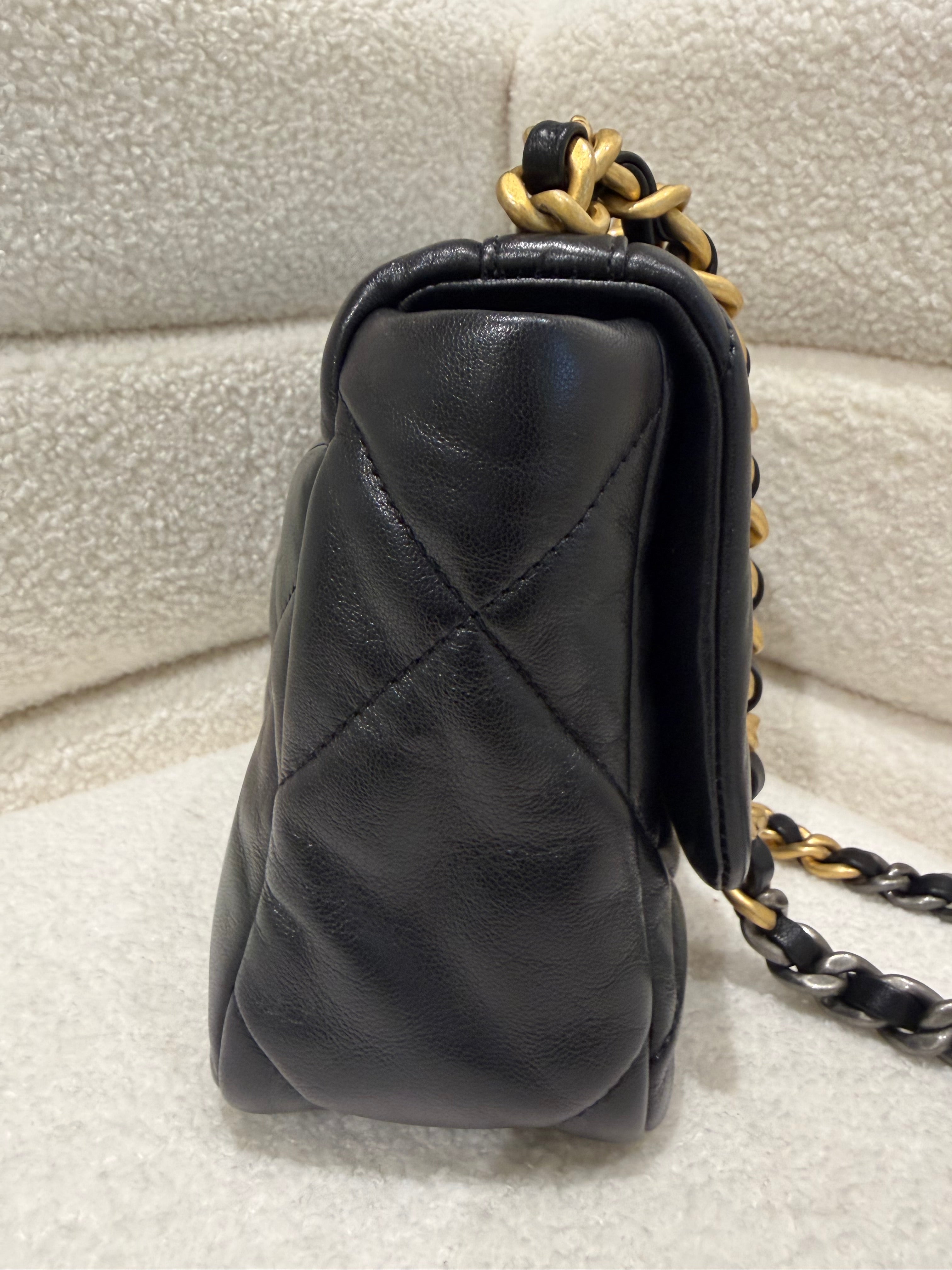 Chanel 19 Small | Mixed Metal Hardware | Microchipped | Books & Dust Bag | Immaculate