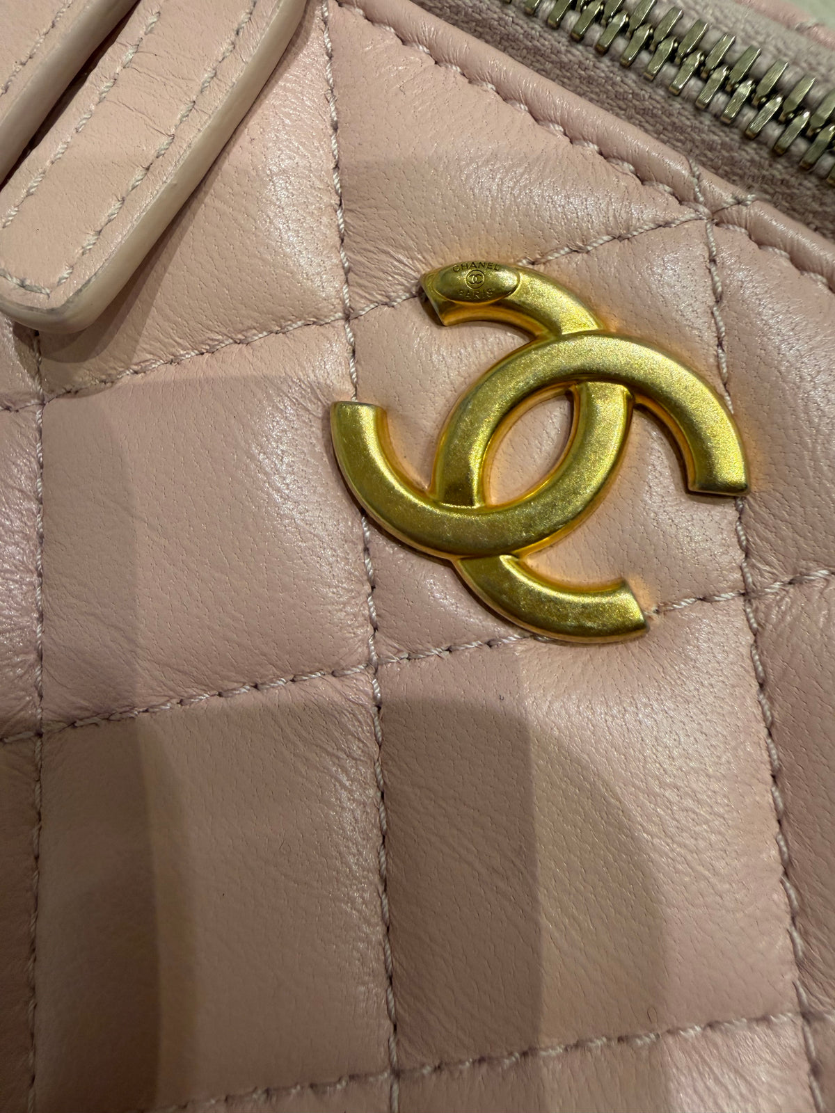 Chanel Sweetheart Vanity Case | Pink Lambskin | Gold Hardware | Excellent