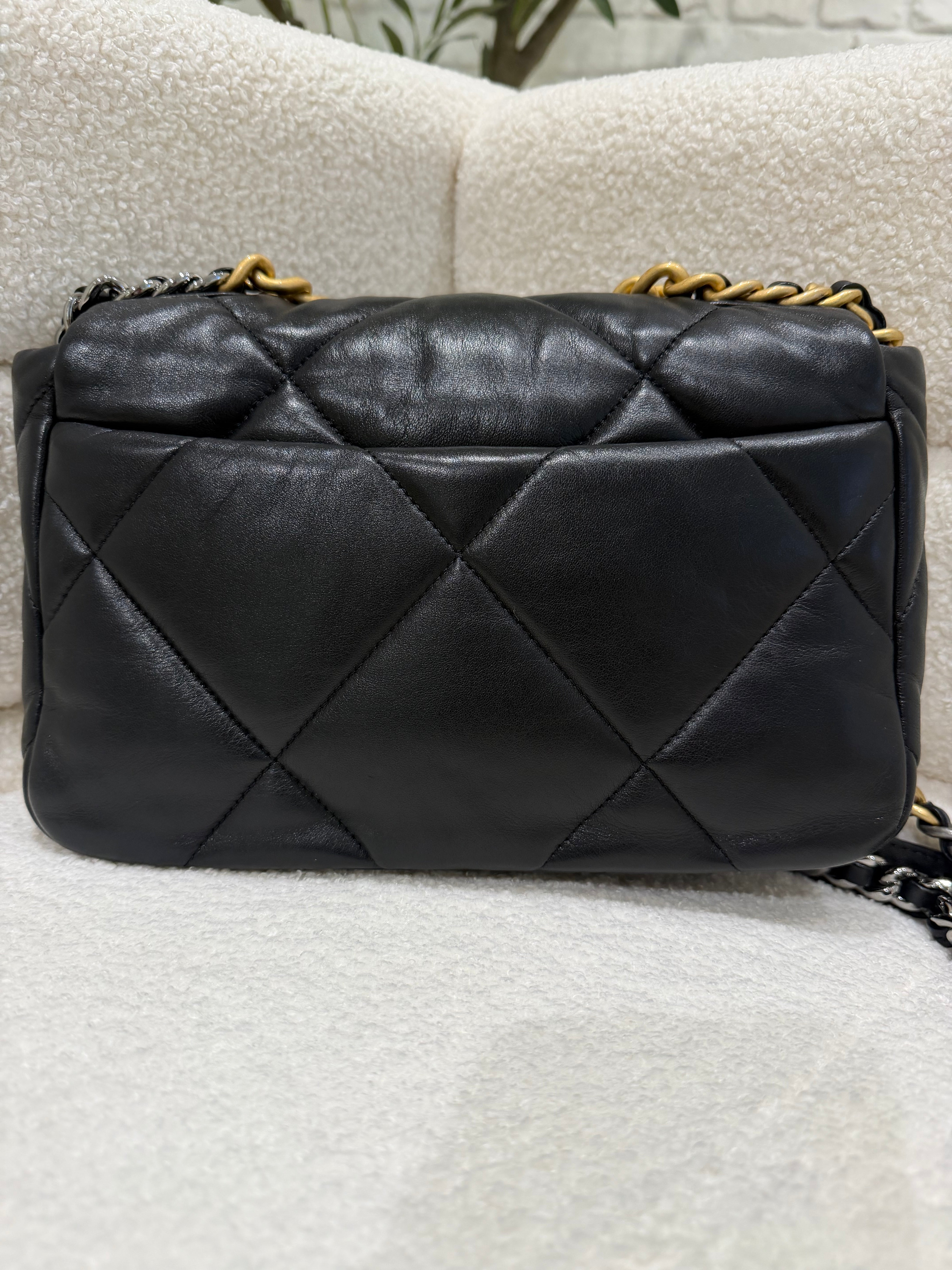 Chanel 19 Small | Mixed Metal Hardware | Microchipped | Books & Dust Bag | Immaculate