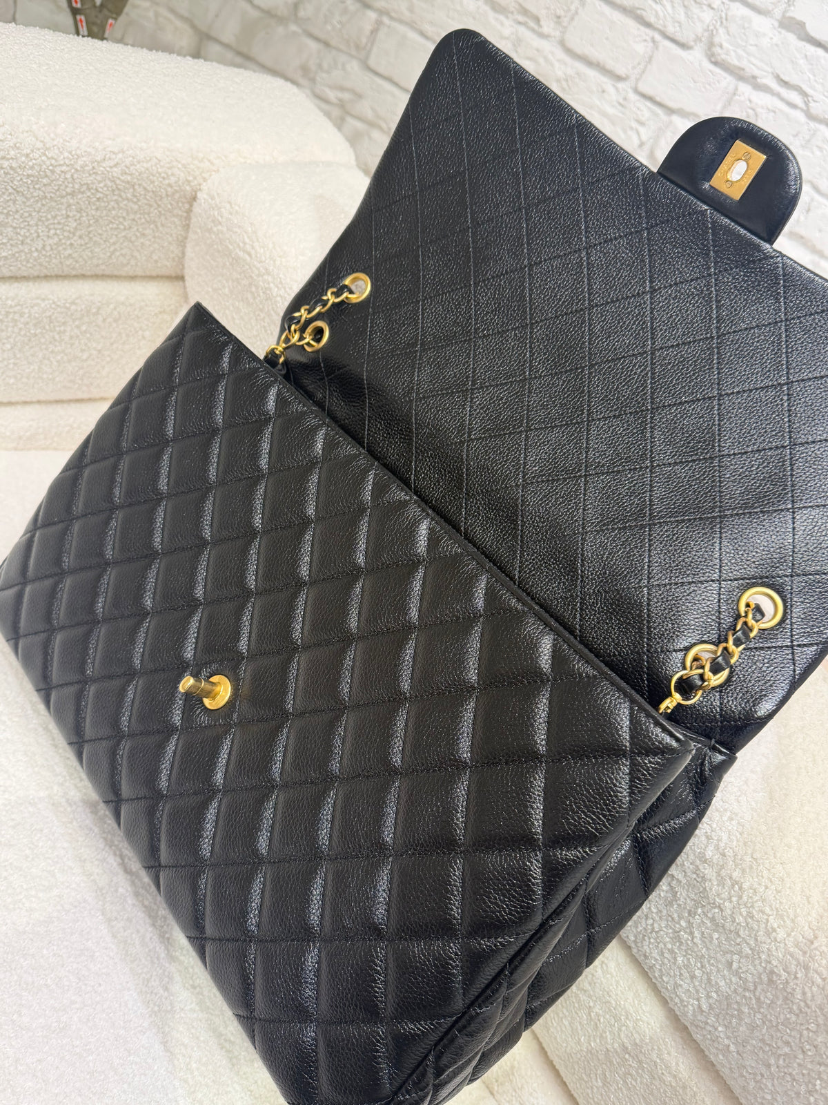 Chanel Airline Flap | XXL | Black Caviar | Gold Hardware | Excellent