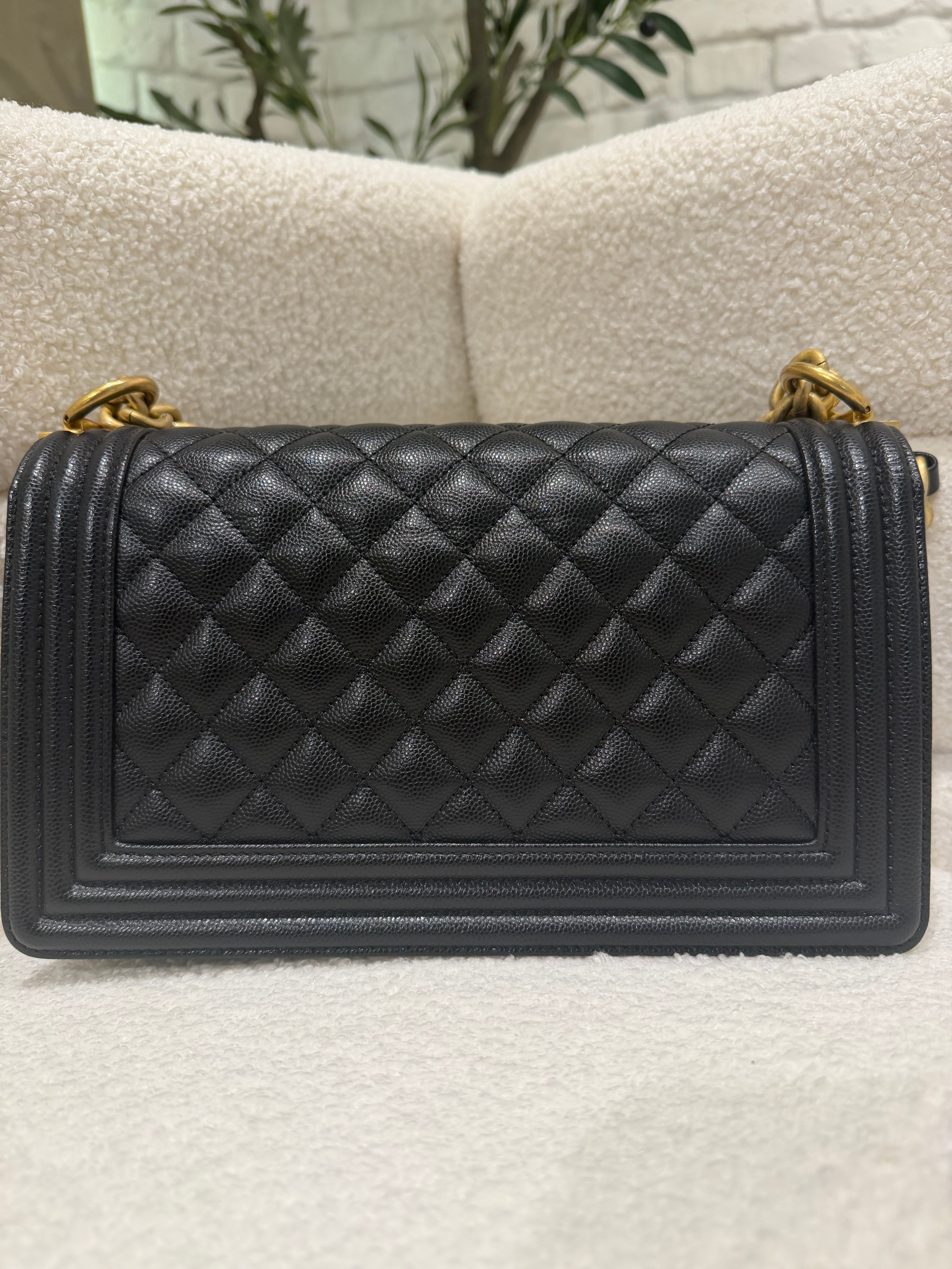 Chanel Boy Bag Medium | Caviar | Gold Hardware | Microchipped | Pristine