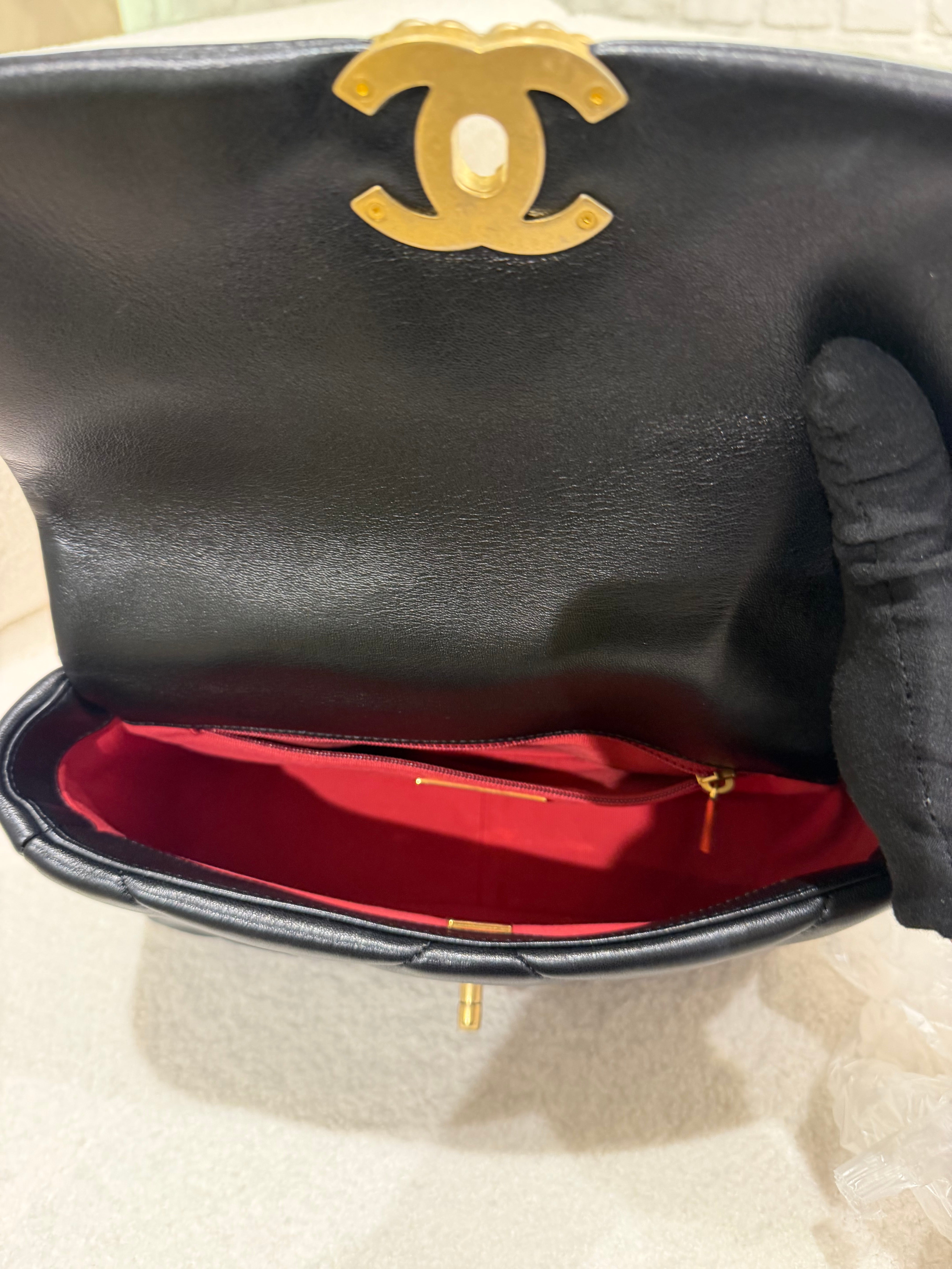 Chanel 19 Small | Mixed Metal Hardware | Microchipped | Books & Dust Bag | Immaculate