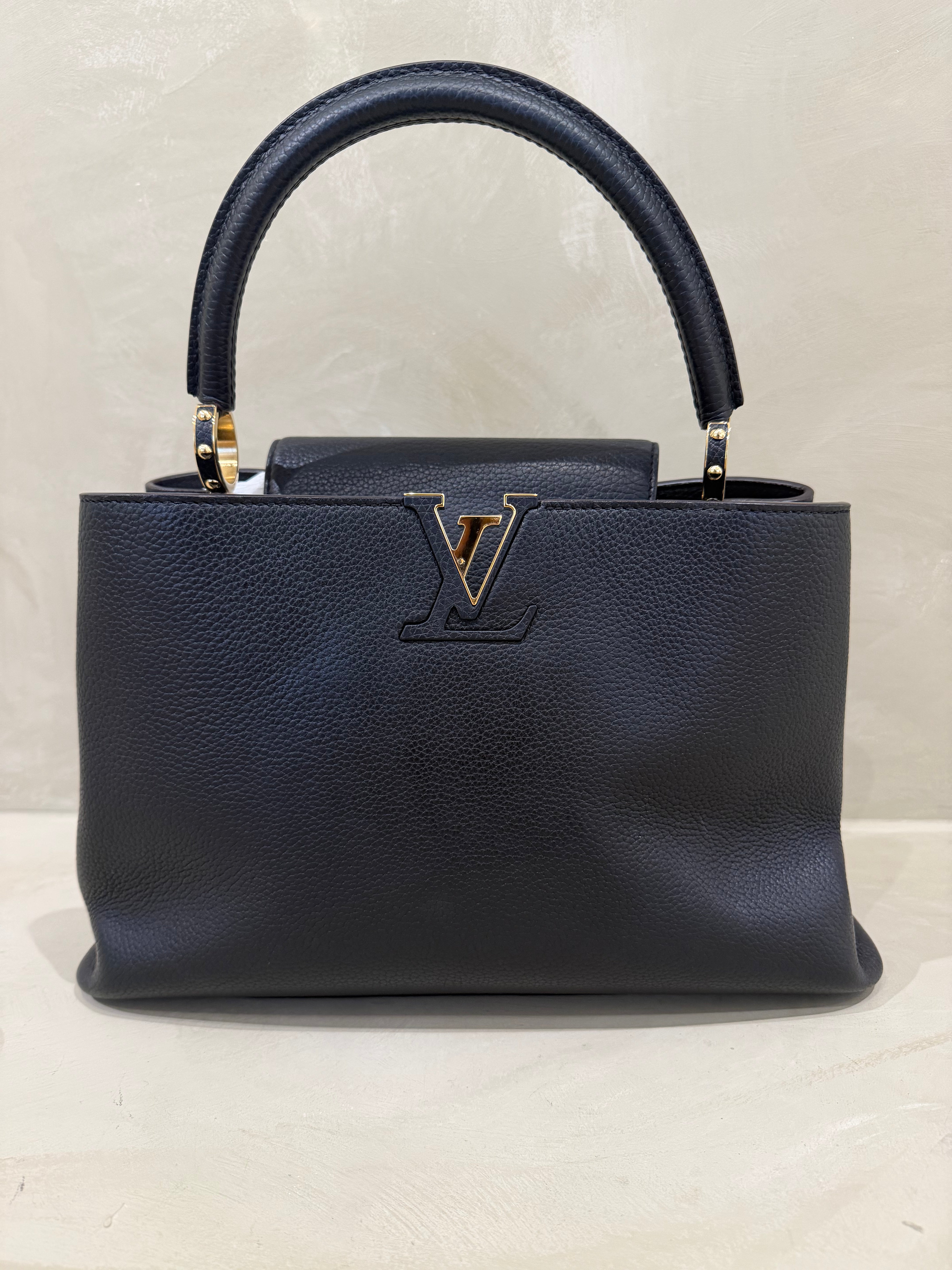 Louis Vuitton Capucines MM