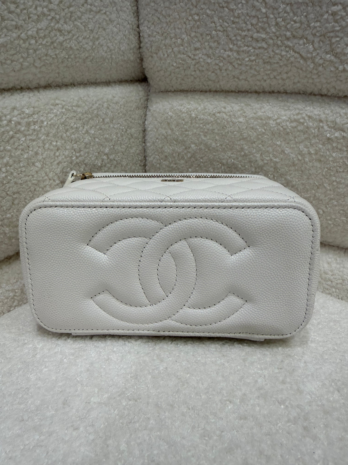 Chanel Vanity Box Bag with Mirror – White Caviar Leather | Light Gold Hardware | Microchipped