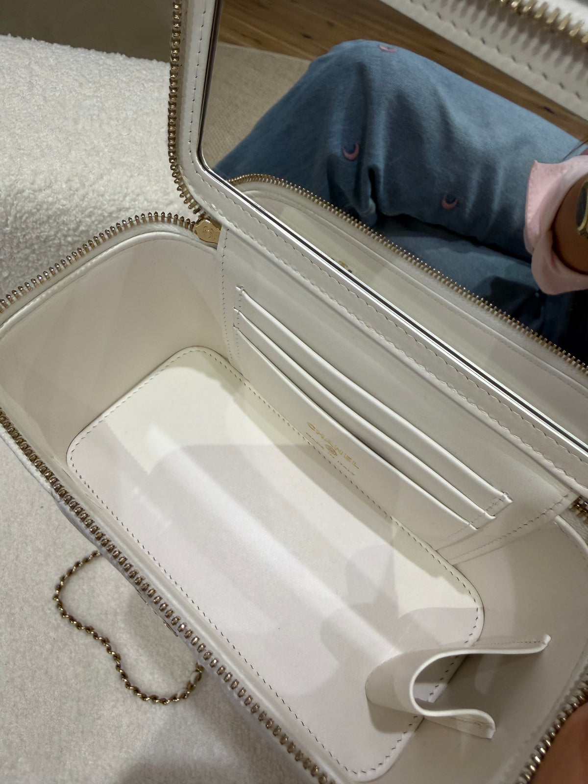 Chanel Vanity Box Bag with Mirror – White Caviar Leather | Light Gold Hardware | Microchipped