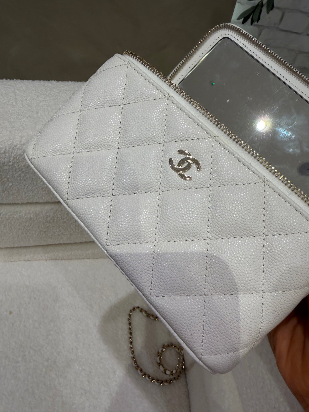 Chanel Vanity Box Bag with Mirror – White Caviar Leather | Light Gold Hardware | Microchipped