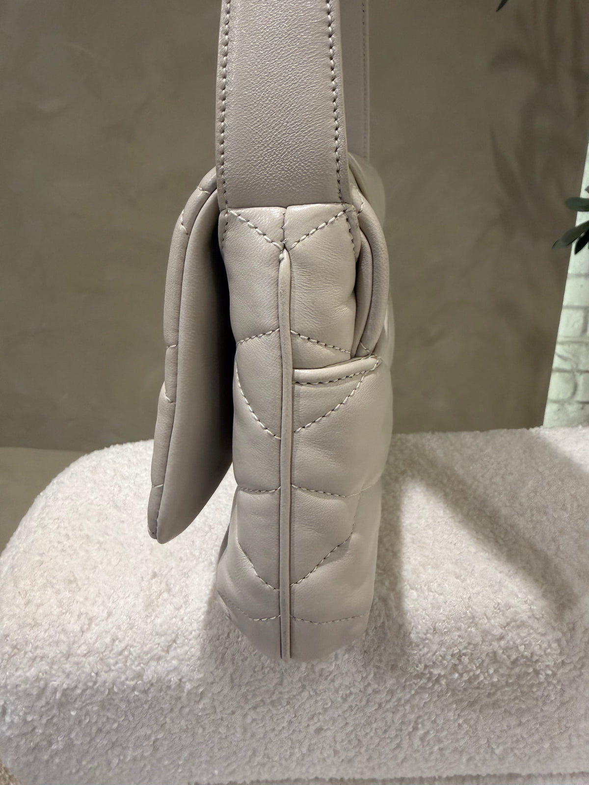 Saint Laurent Le 57 Diamond Shoulder Bag Cream Lambskin | YSL