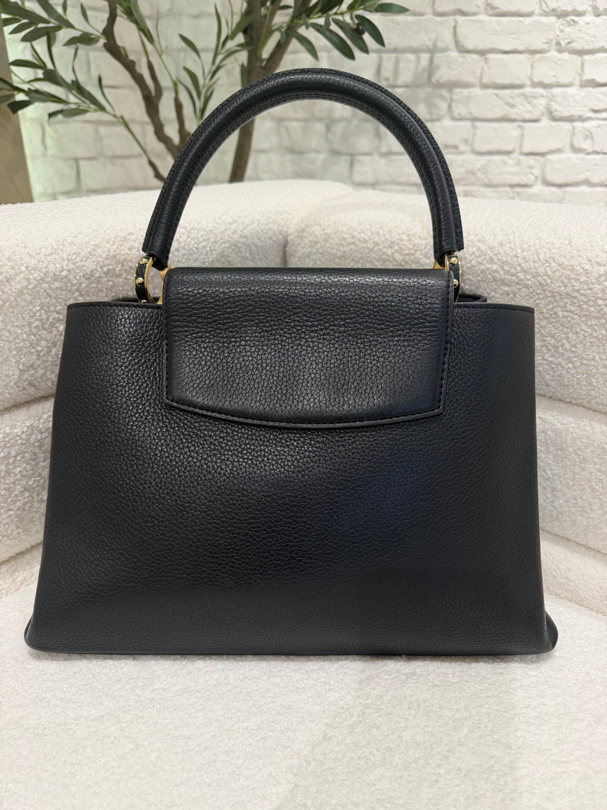 Louis Vuitton Capucines MM