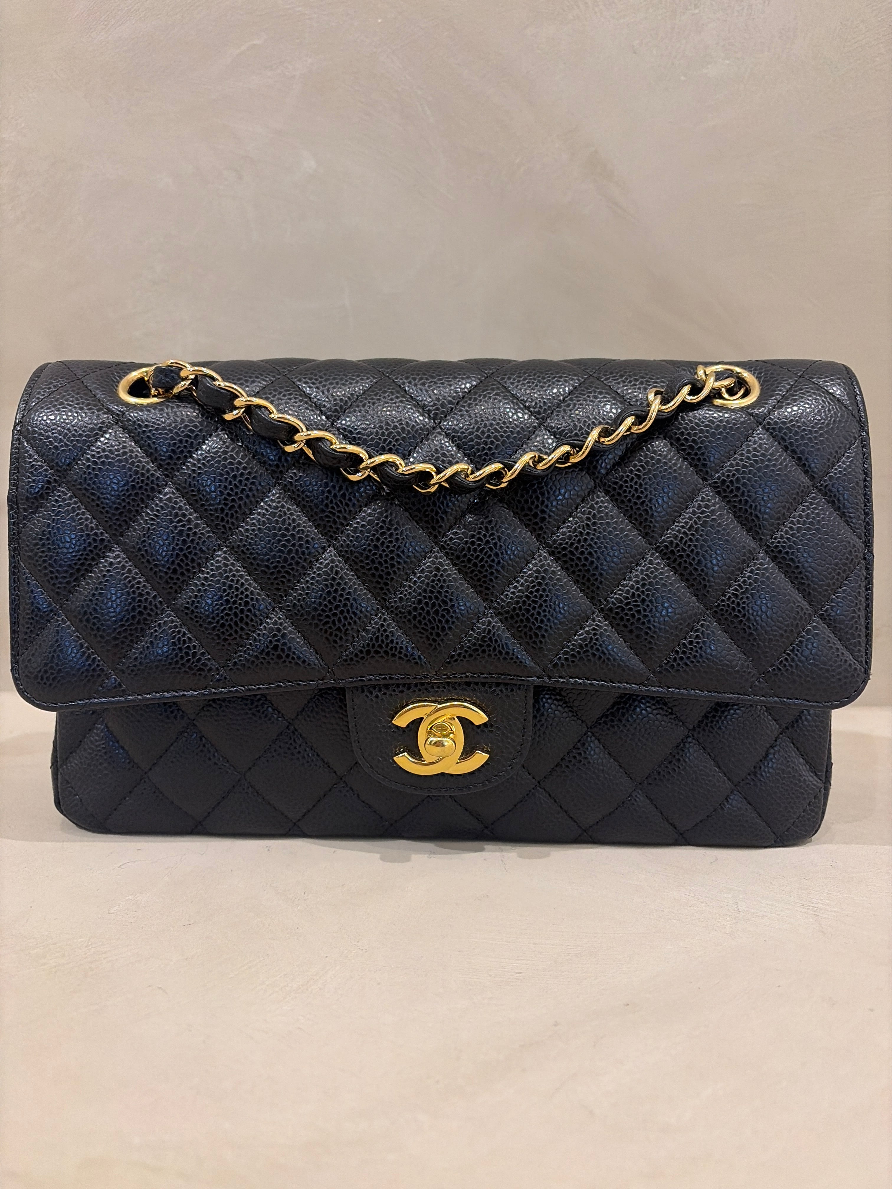 Chanel Medium Classic Flap | Series 26 | Box & Dust Bag | Excellent