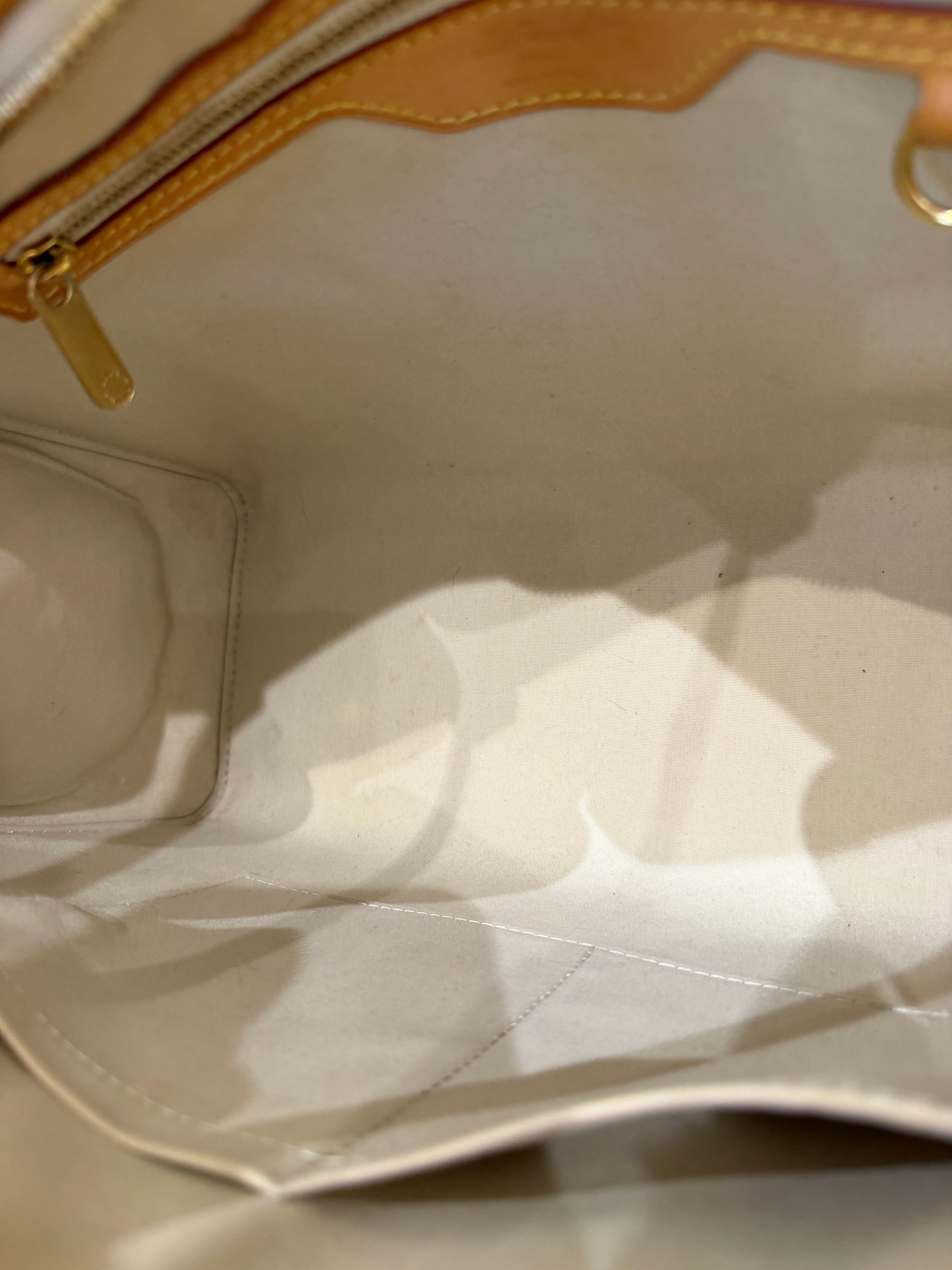Louis Vuitton Vernis Brea Yellow Patent Vernis — Pre-Owned