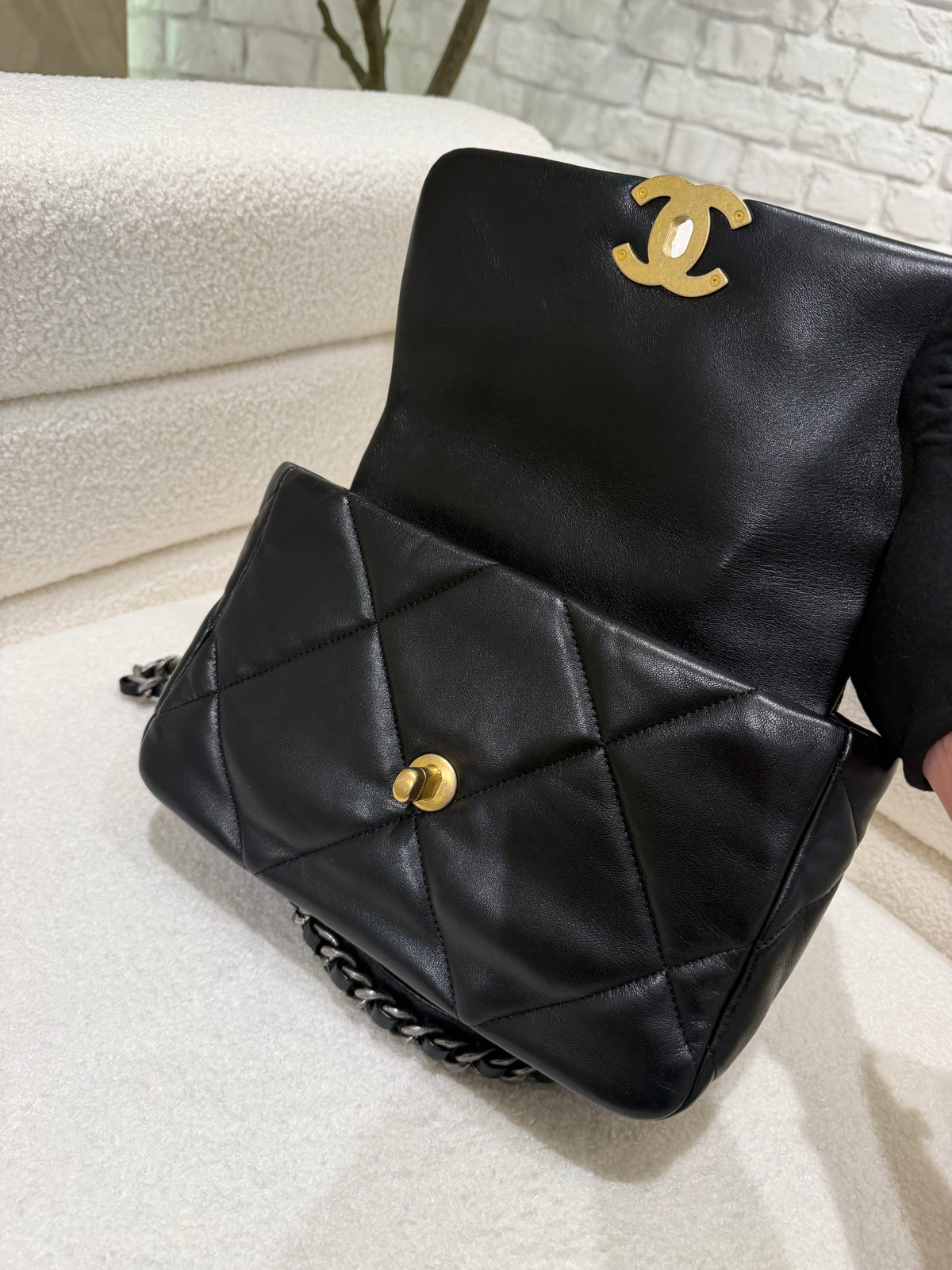 Chanel 19 Small | Mixed Metal Hardware | Microchipped | Books & Dust Bag | Immaculate