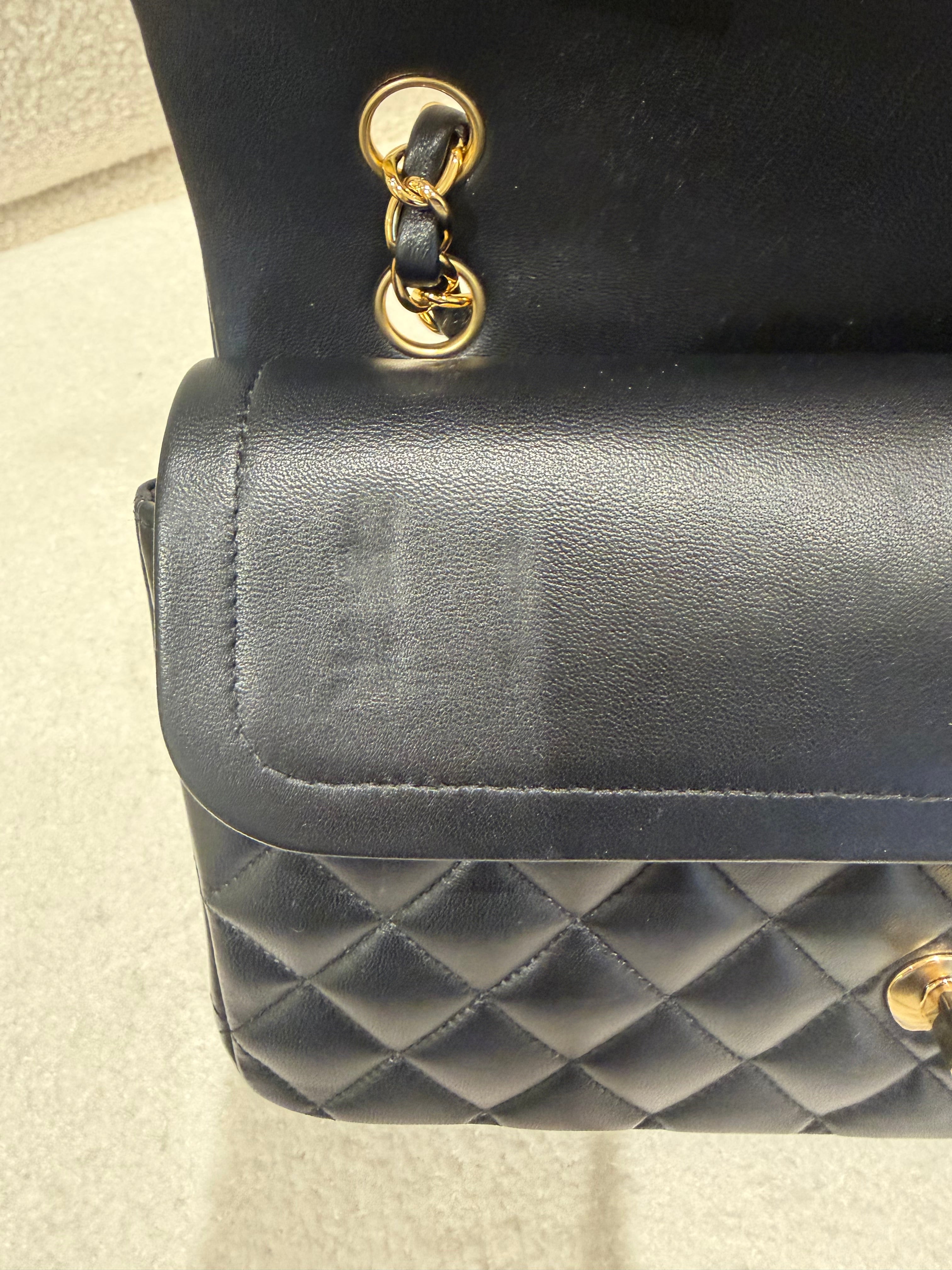 Chanel Medium Classic Flap | Gold Hardware | Series 30 | Card, box & Dust Bag | Immaculate
