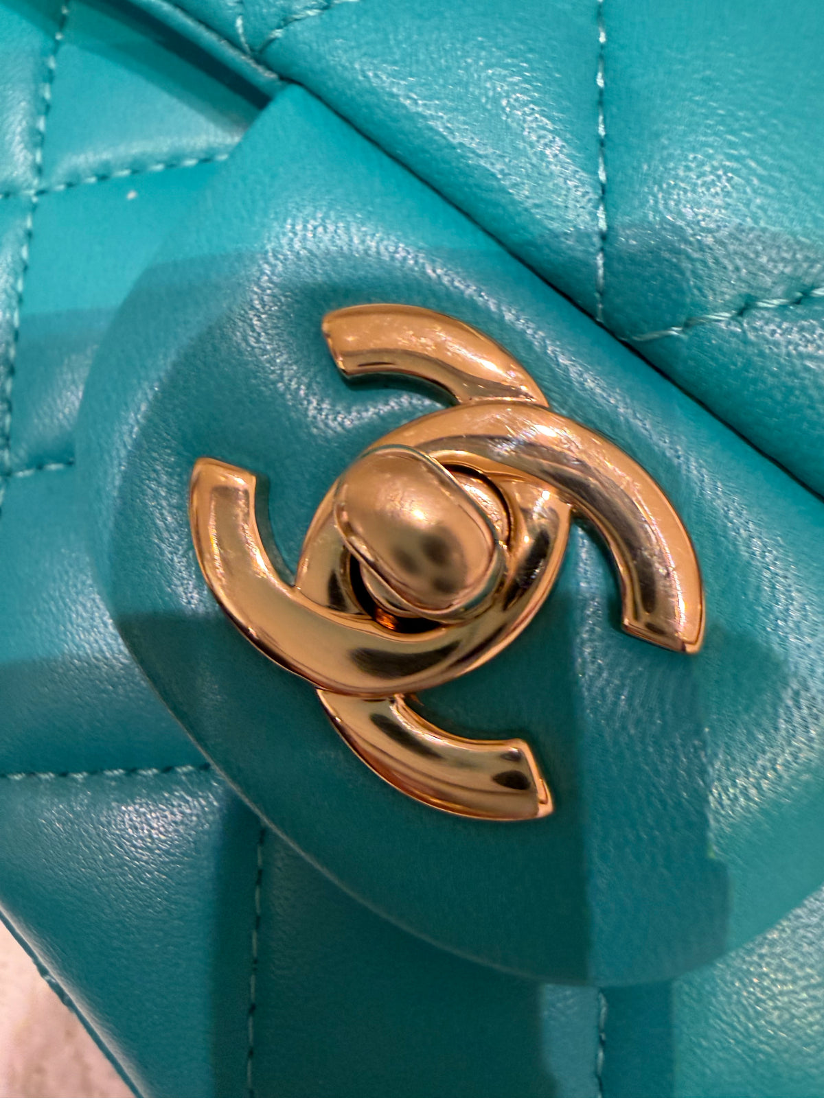 Chanel Classic Flap | Turquoise/Teal Lambskin | Gold Hardware | Very Good