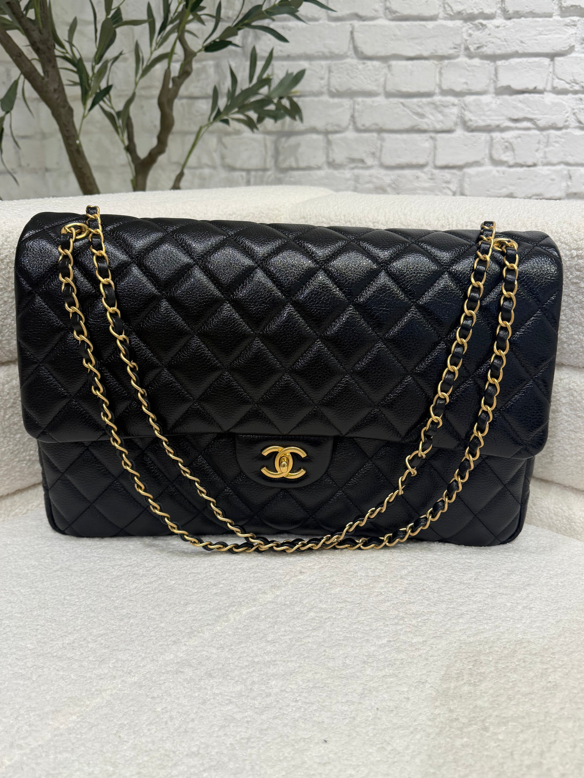 Chanel Airline Flap | XXL | Black Caviar | Gold Hardware | Excellent