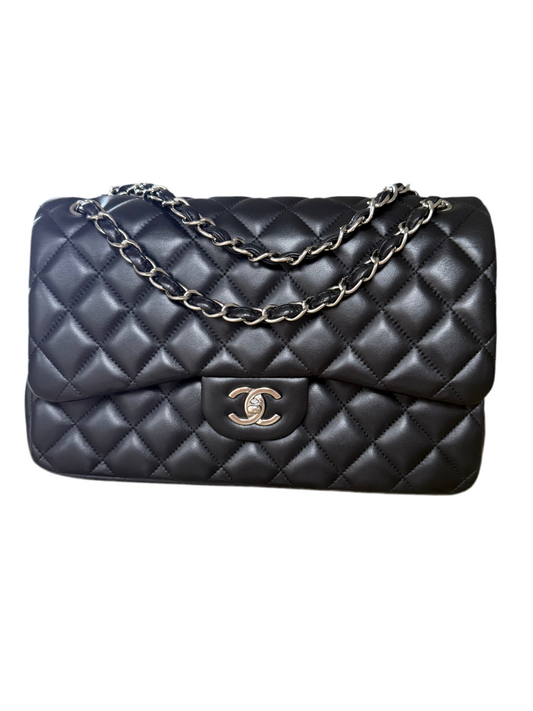 Chanel Jumbo Classic Flap Bag
