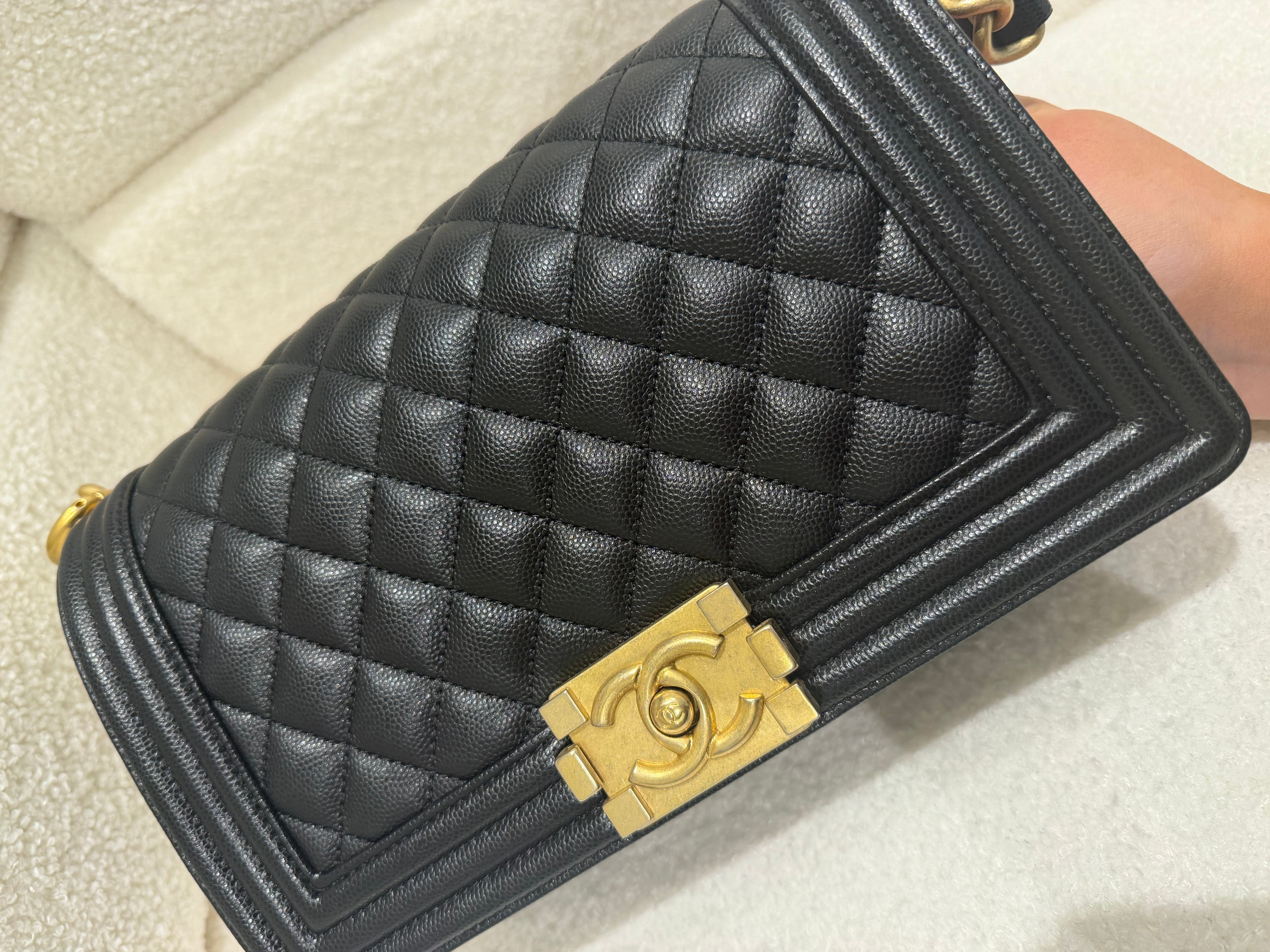 Chanel Boy Bag Medium | Caviar | Gold Hardware | Microchipped | Pristine