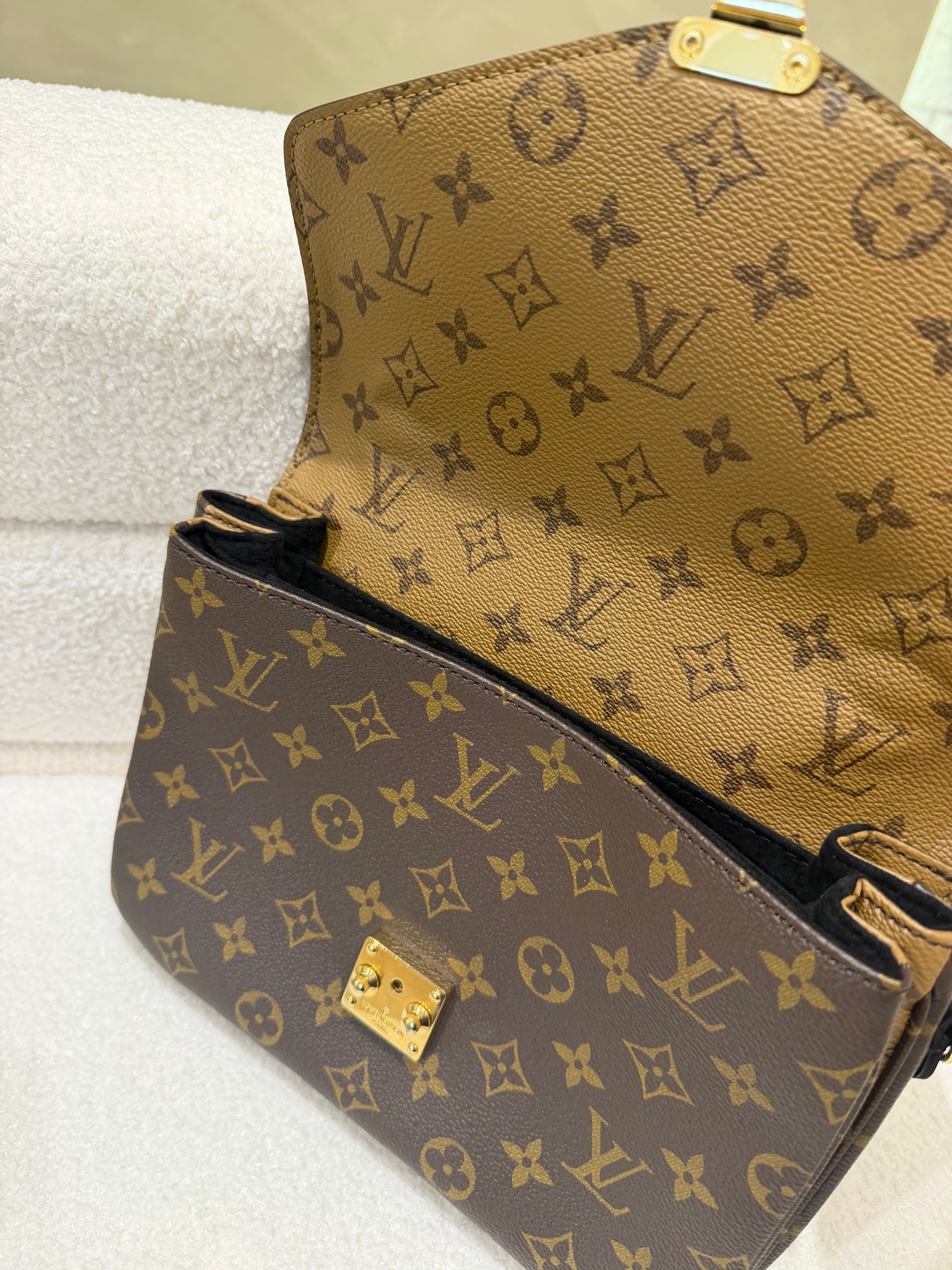 Louis Vuitton Pochette Métis Bag (RESERVED )