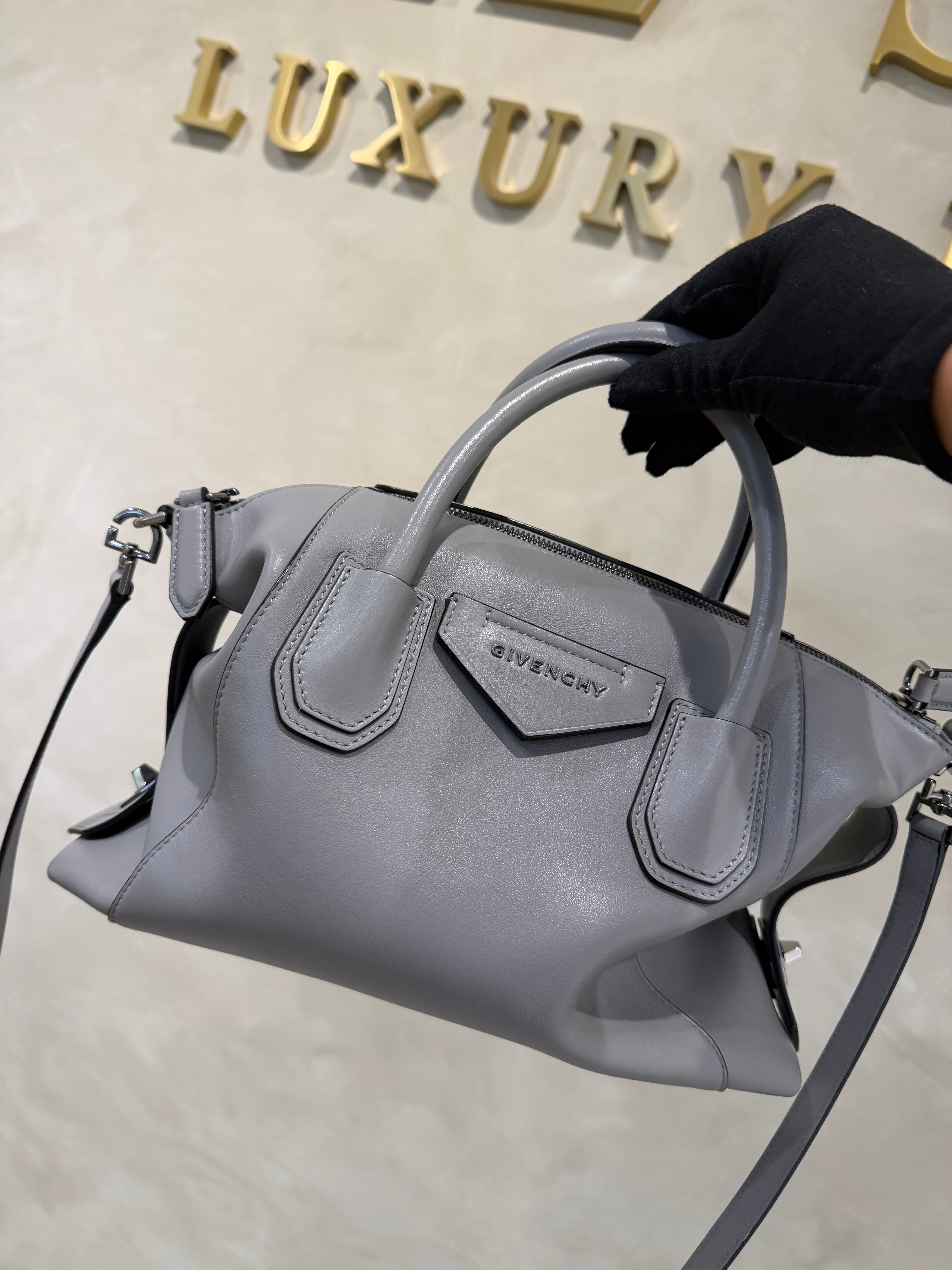 Givenchy Antigona | Grey | Excellent Condition | Dust Bag Only