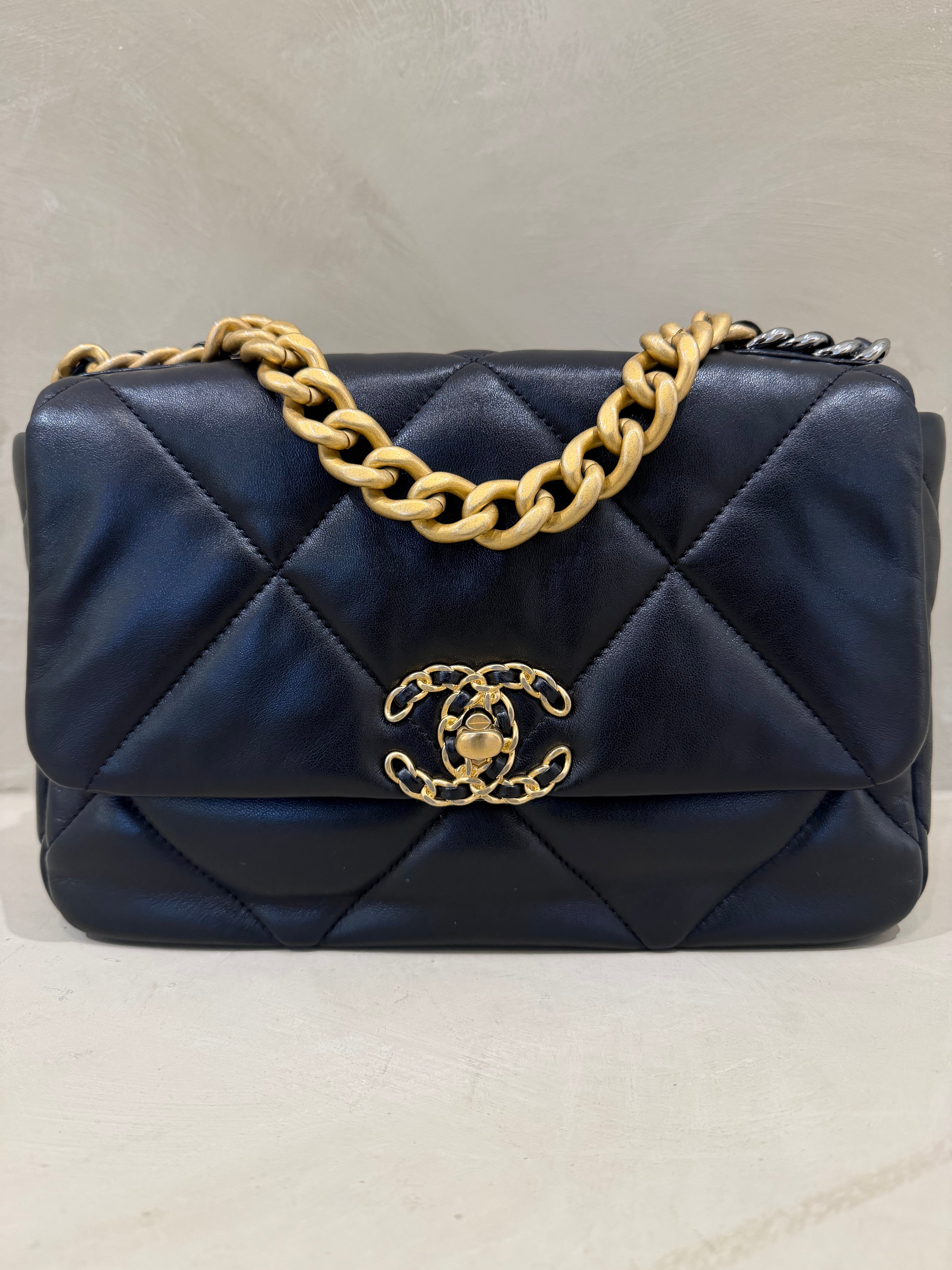 Chanel 19 Small | Mixed Metal Hardware | Microchipped | Books & Dust Bag | Immaculate
