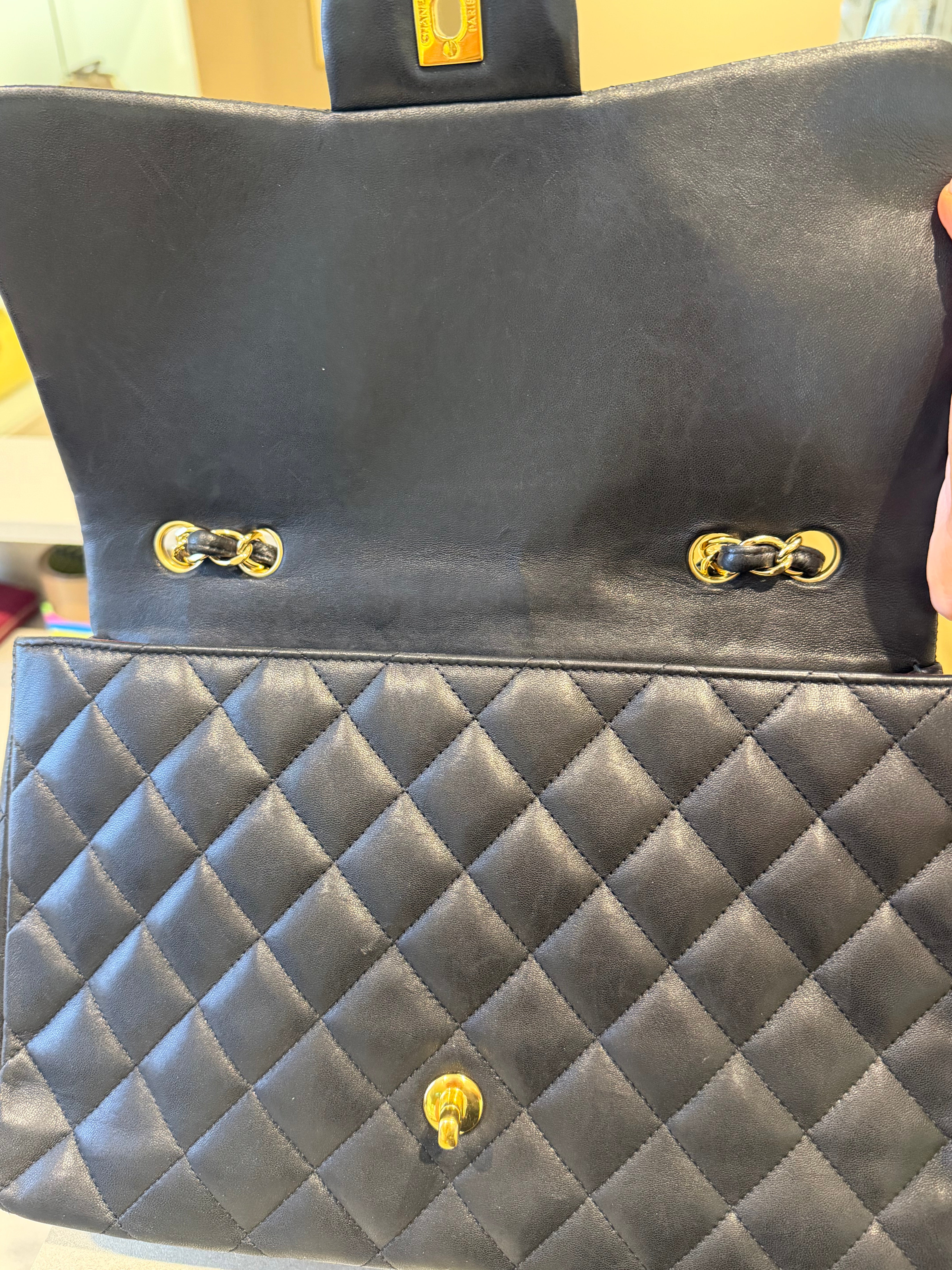 Chanel Jumbo Single Flap – Lambskin – Gold Hardware