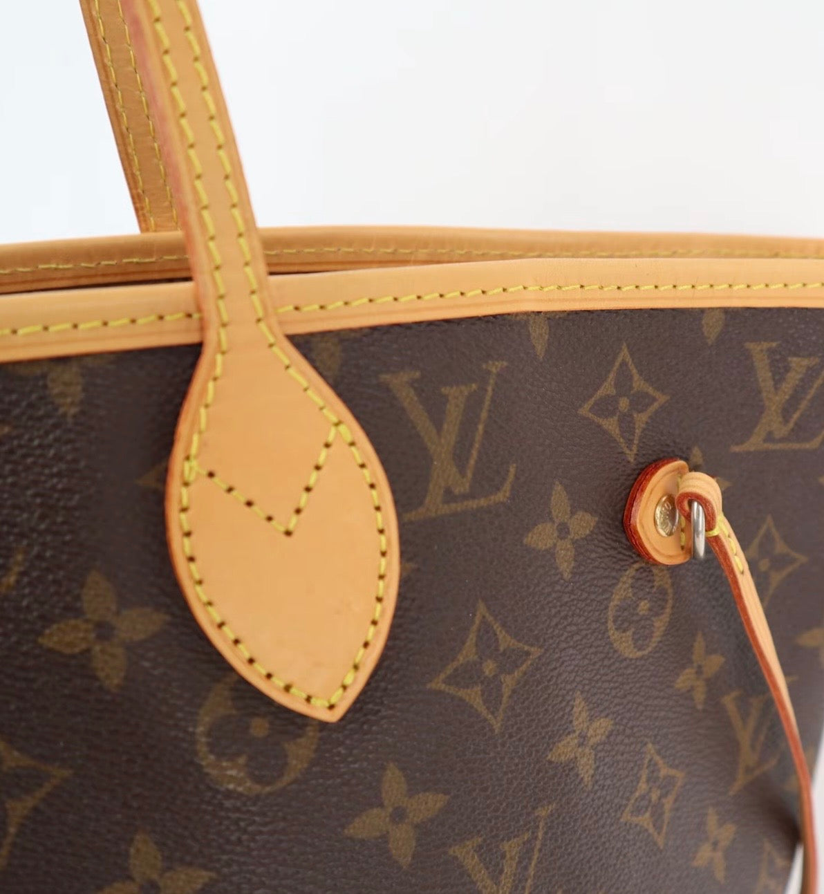 Louis Vuitton Neverfull MM Monogram Canvas Tote Bag