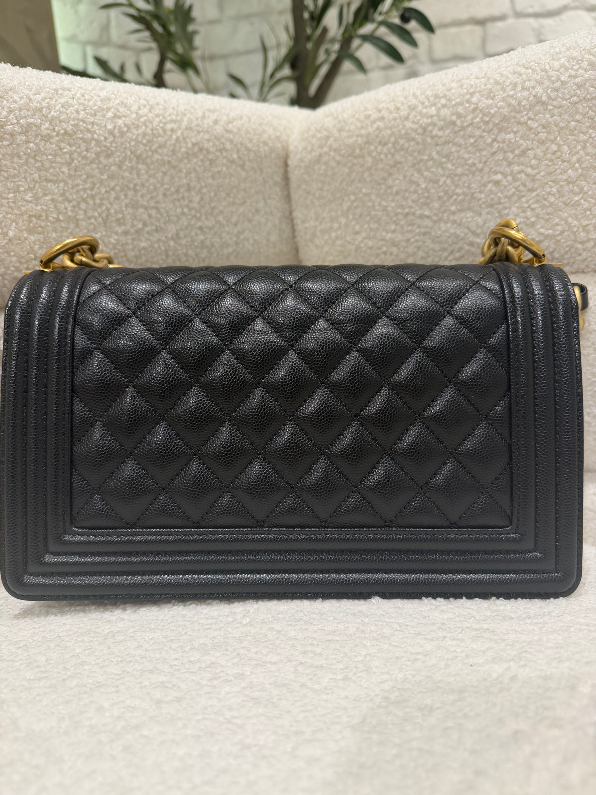 Chanel Boy Bag Medium | Caviar | Gold Hardware | Microchipped | Pristine