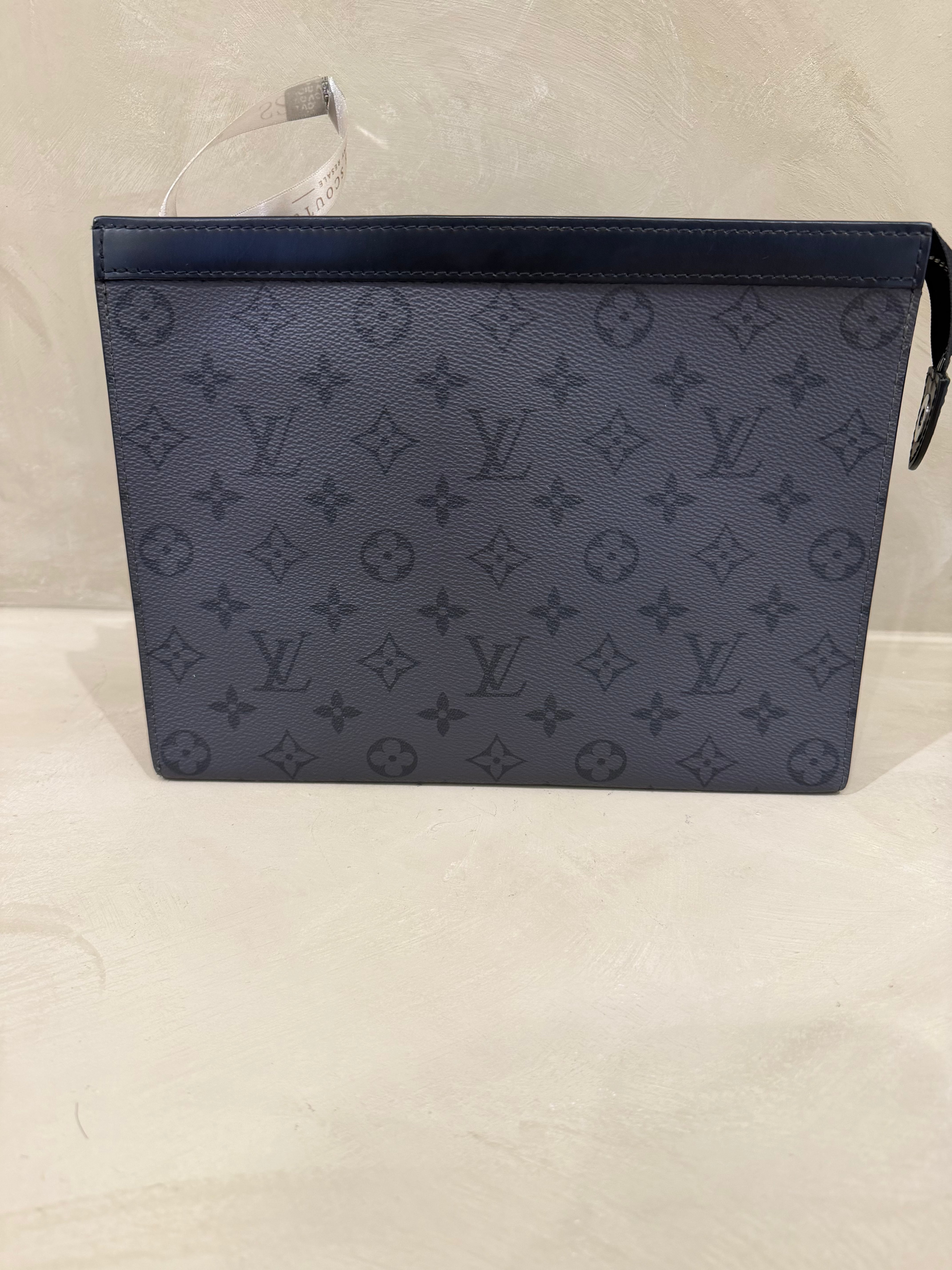 Louis Vuitton LV pouch in excellent condition
