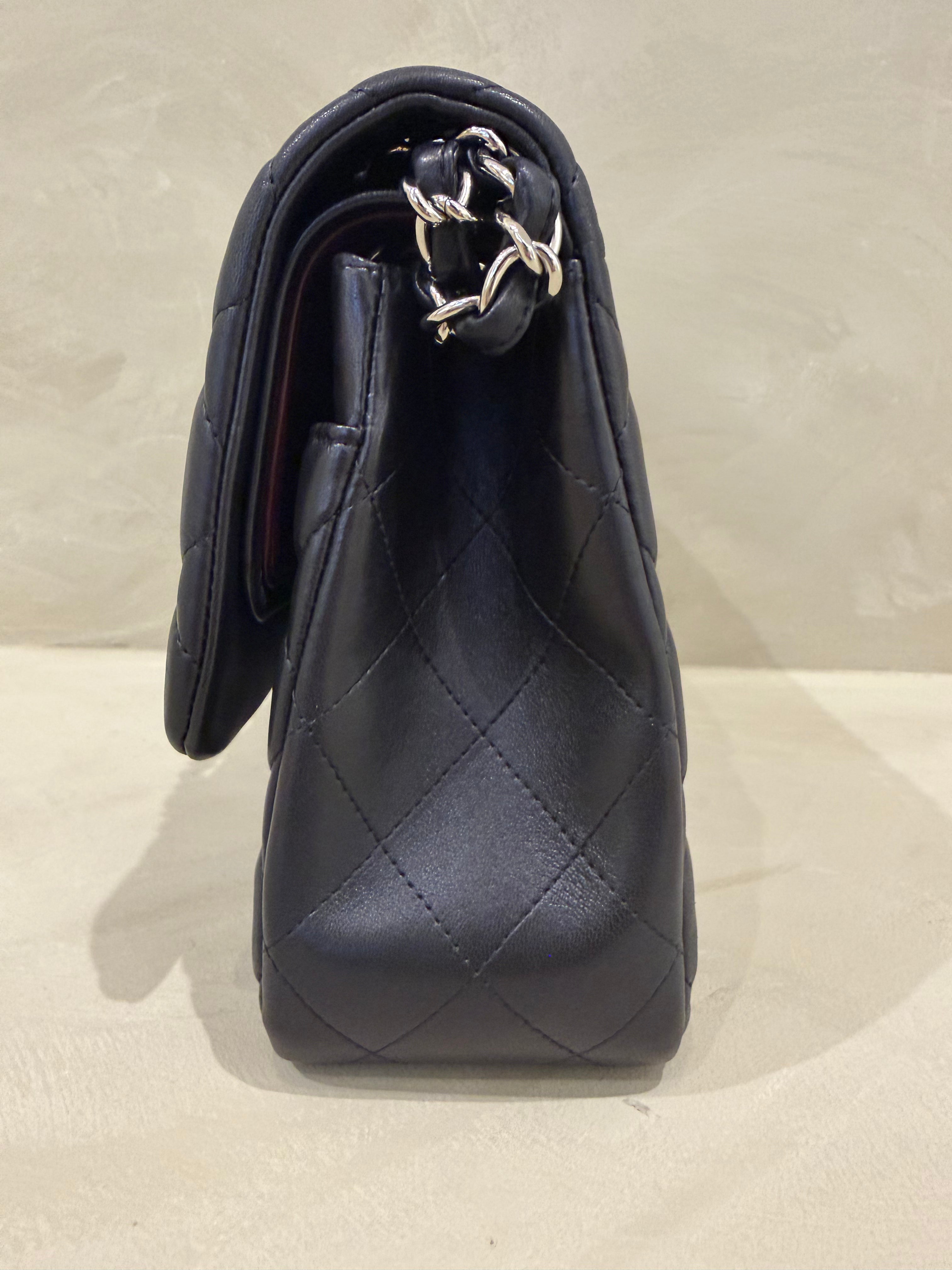 Chanel Jumbo Classic flap