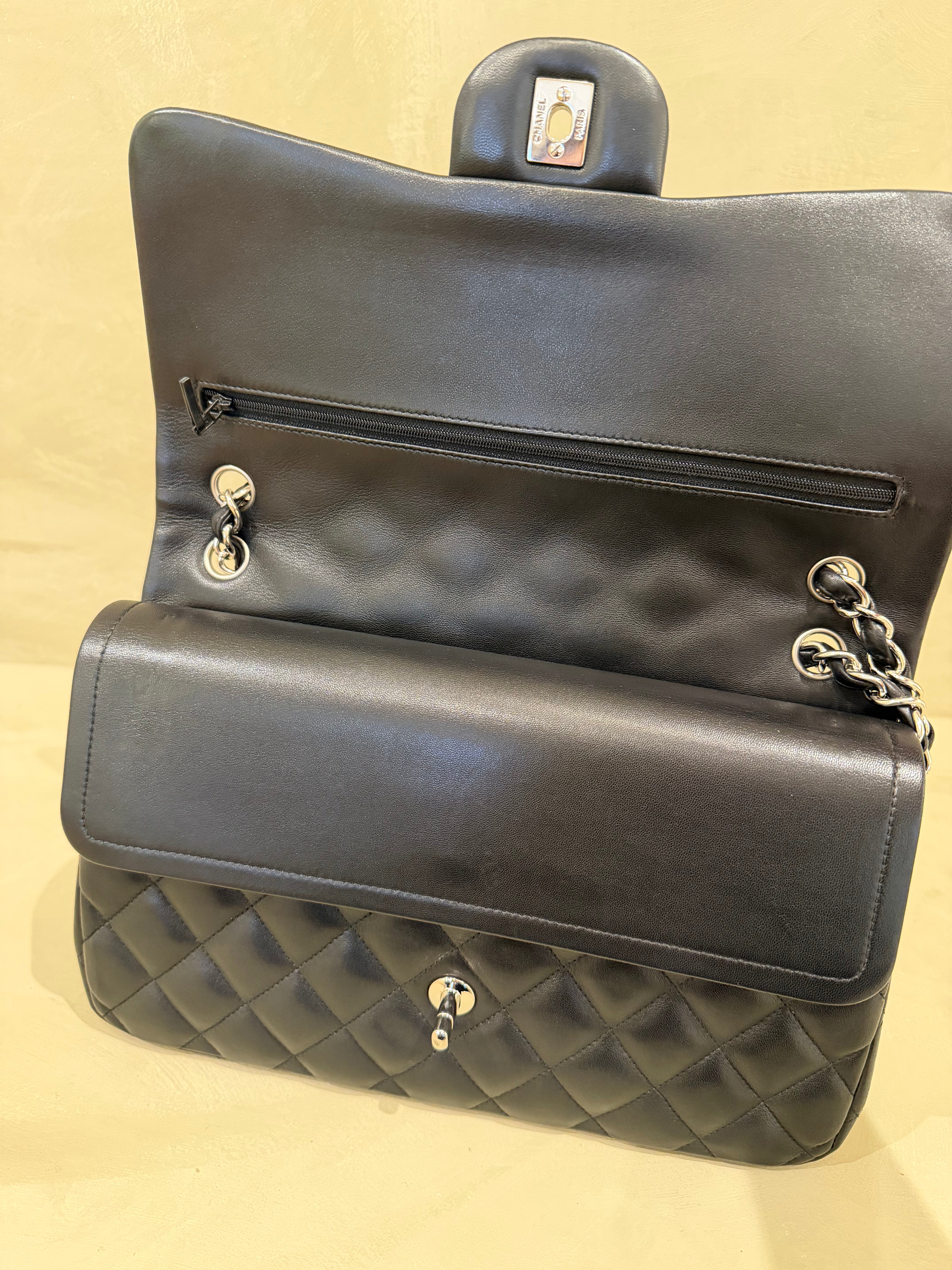 Chanel Jumbo Classic flap