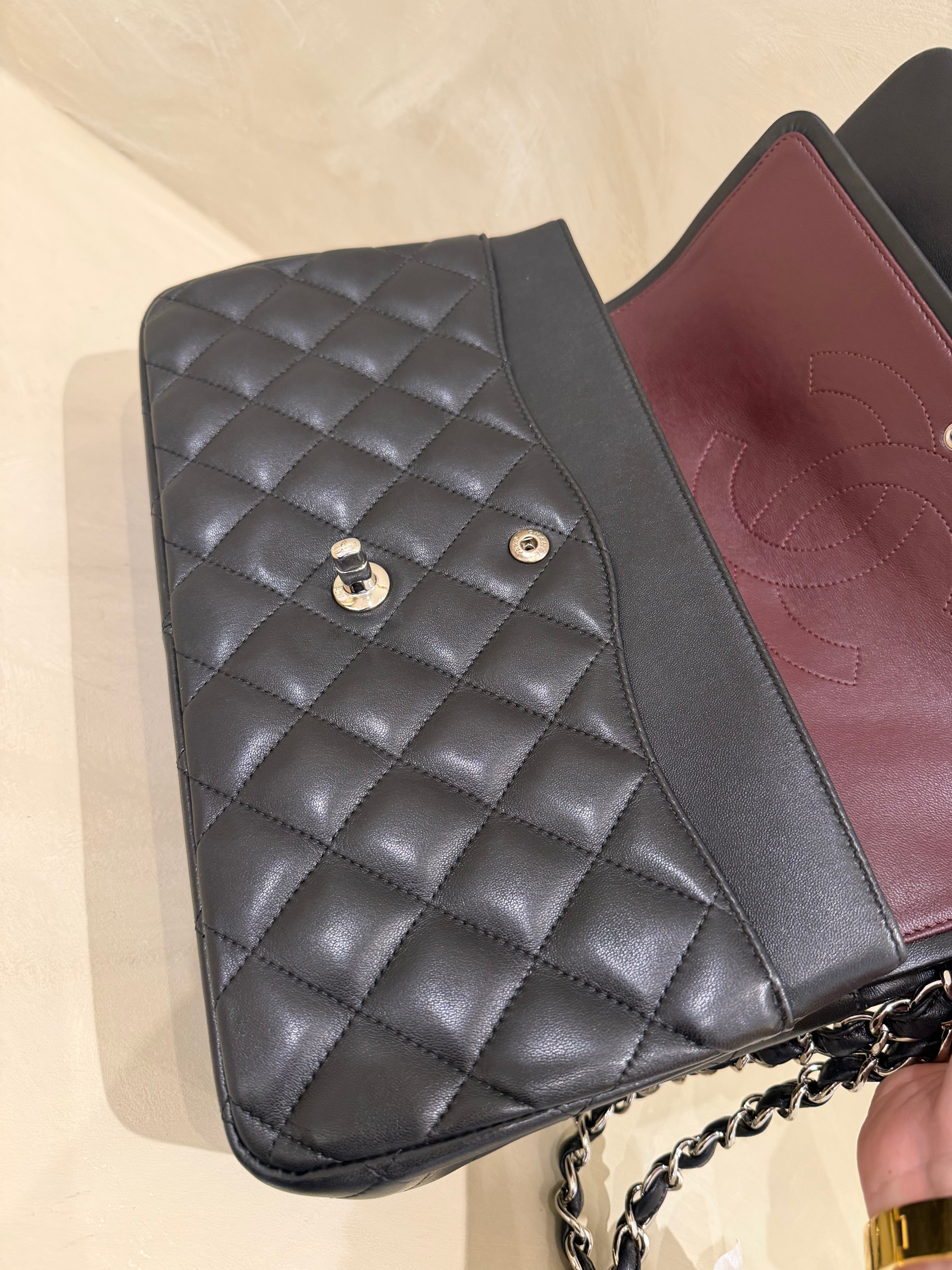 Chanel Jumbo Classic flap