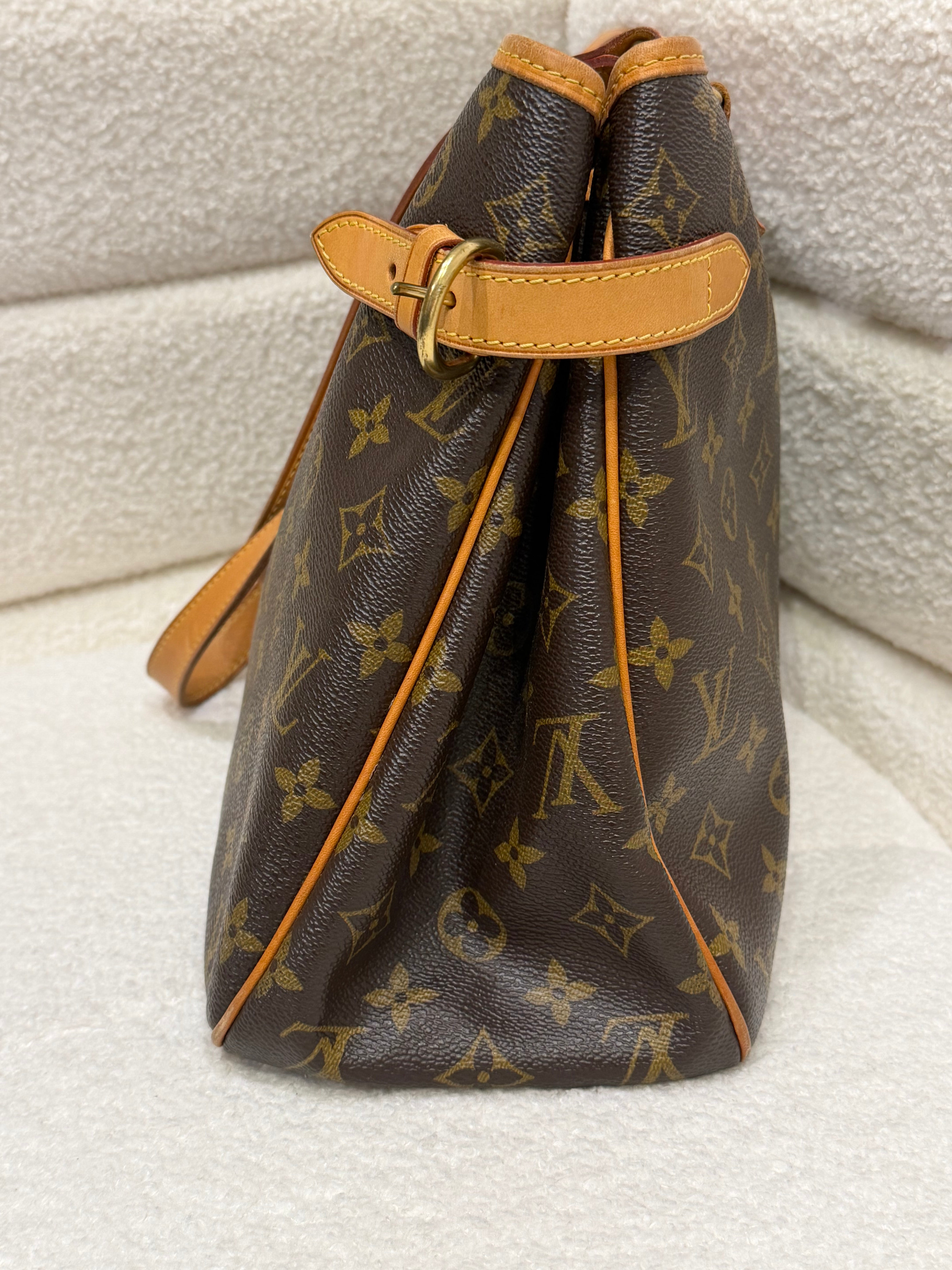 Louis Vuitton Batignolles Horizontal MM | Monogram Canvas | Gold Hardware | Good