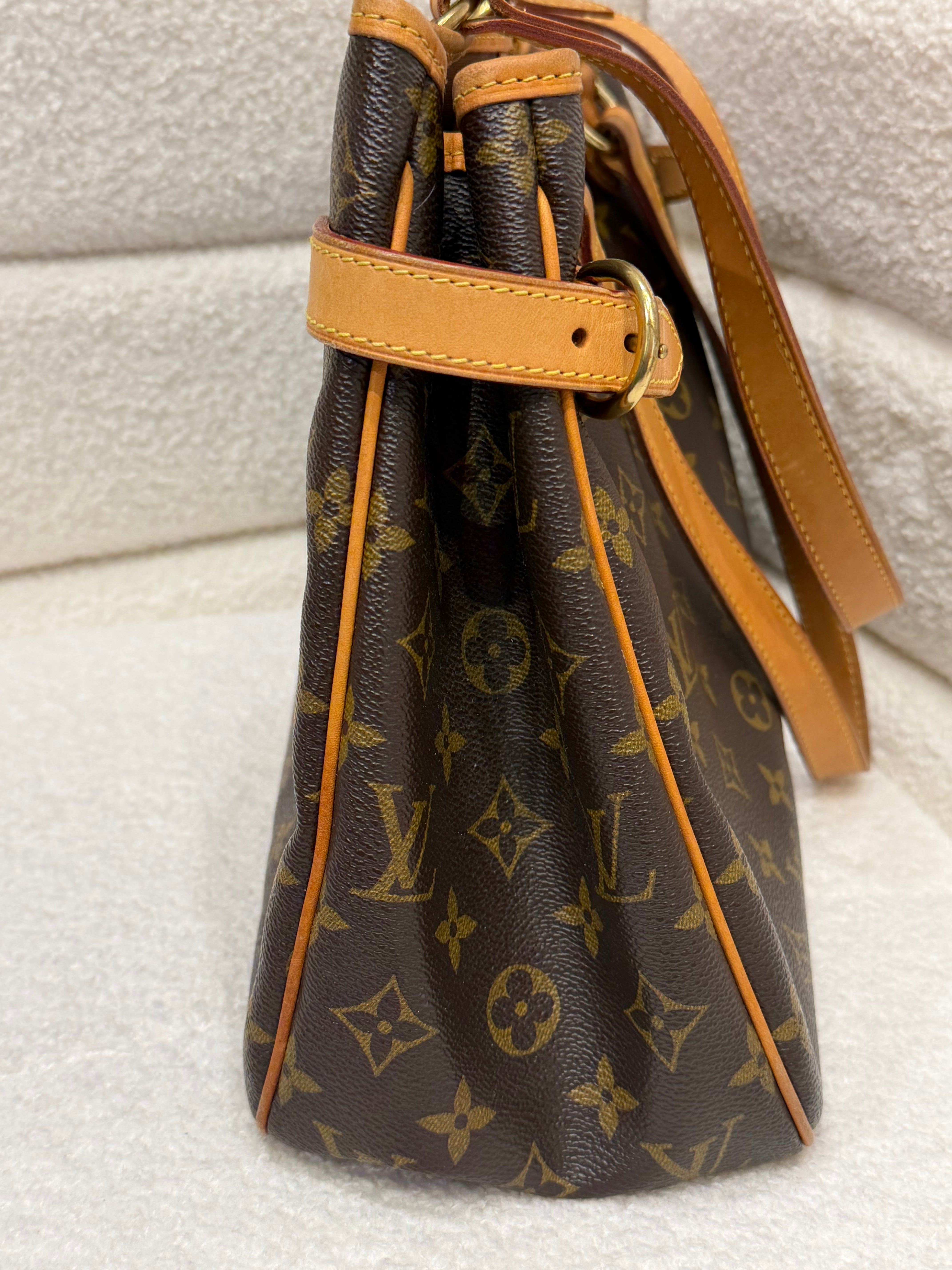 Louis Vuitton Batignolles Horizontal MM | Monogram Canvas | Gold Hardware | Good