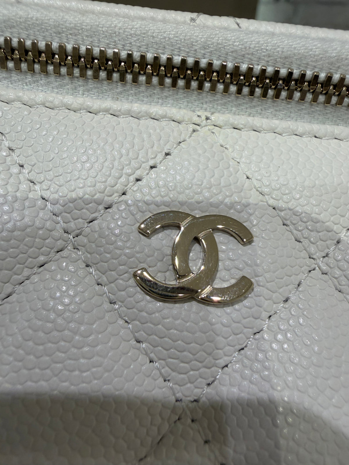 Chanel Vanity Box Bag with Mirror – White Caviar Leather | Light Gold Hardware | Microchipped